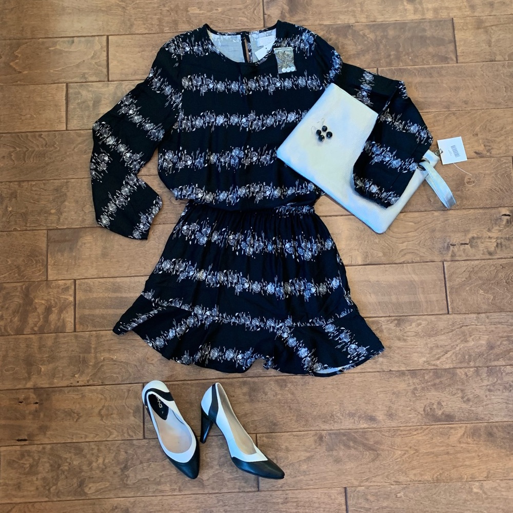 Mud Pie Black & White flower light weight dress.
